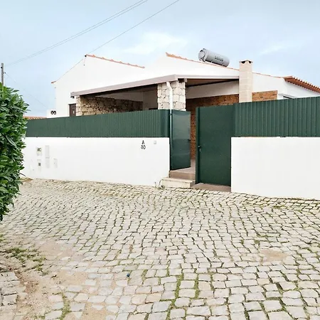 Oura V2 - Jacaranda Villa